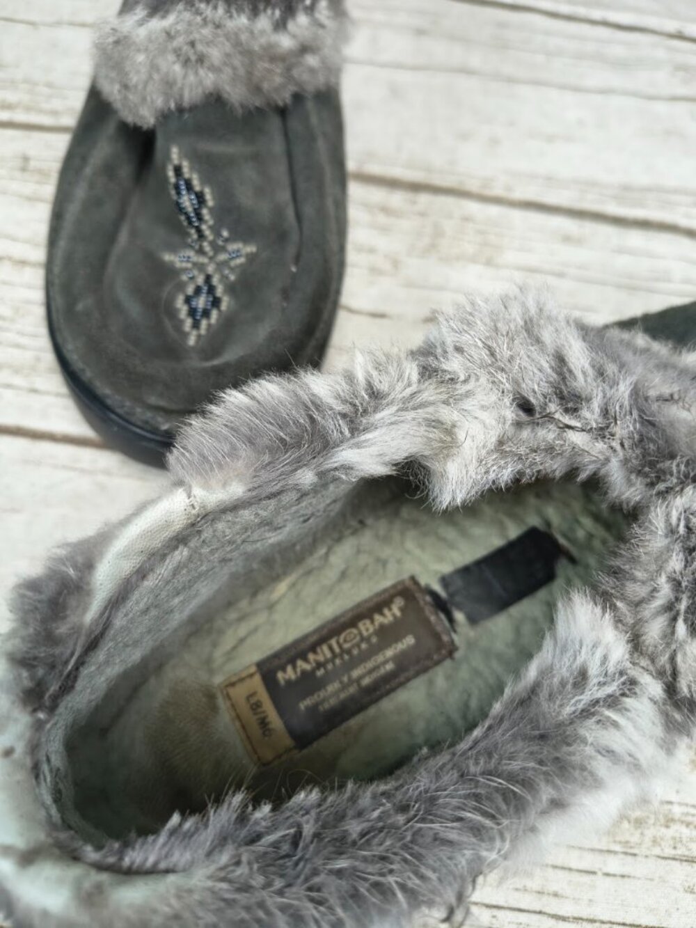 Manitobah Mukluks Short Grey Ankle Boots Women Size 8 - Picture 5 of 9